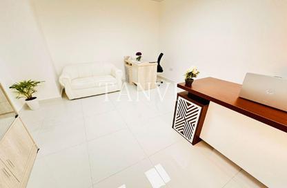 Office Space - Studio - 1 Bathroom for rent in Silver Home Building - Hor Al Anz - Deira - Dubai