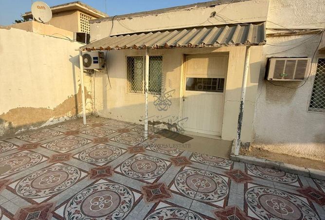 AED 90,000 Annual Rental Income | Prime Location i
