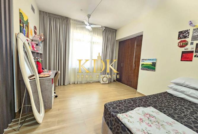 Duplex | Unfurnished | With Maid's Room photo 3