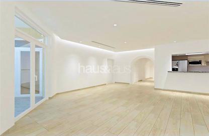 Apartment - 3 - 4 for rent in Al Anbara - Shoreline Apartments - Palm Jumeirah - Dubai
