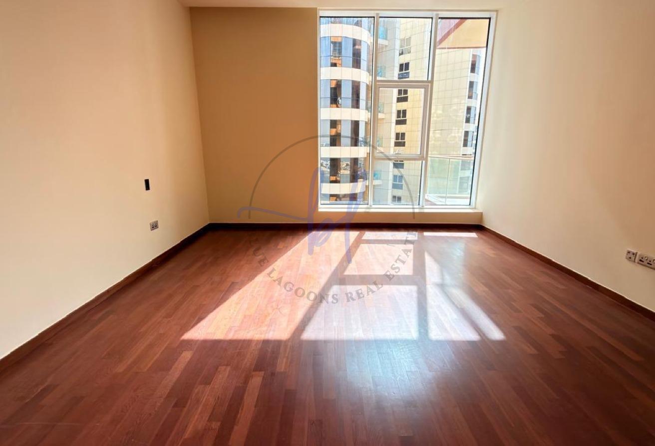 Spacious Layout 3 Bed | Road & Andaz Hotel View photo 25