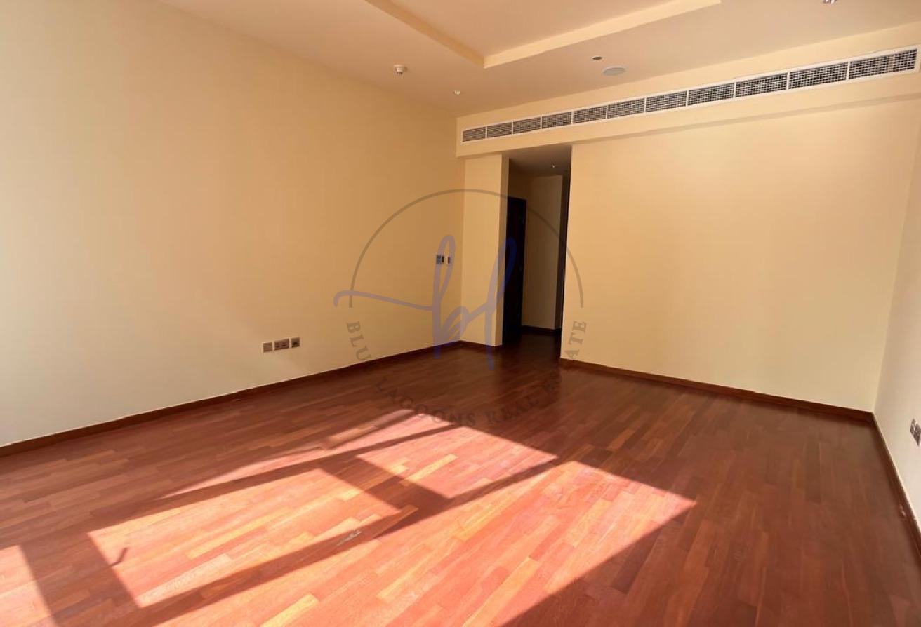 Spacious Layout 3 Bed | Road & Andaz Hotel View photo 26