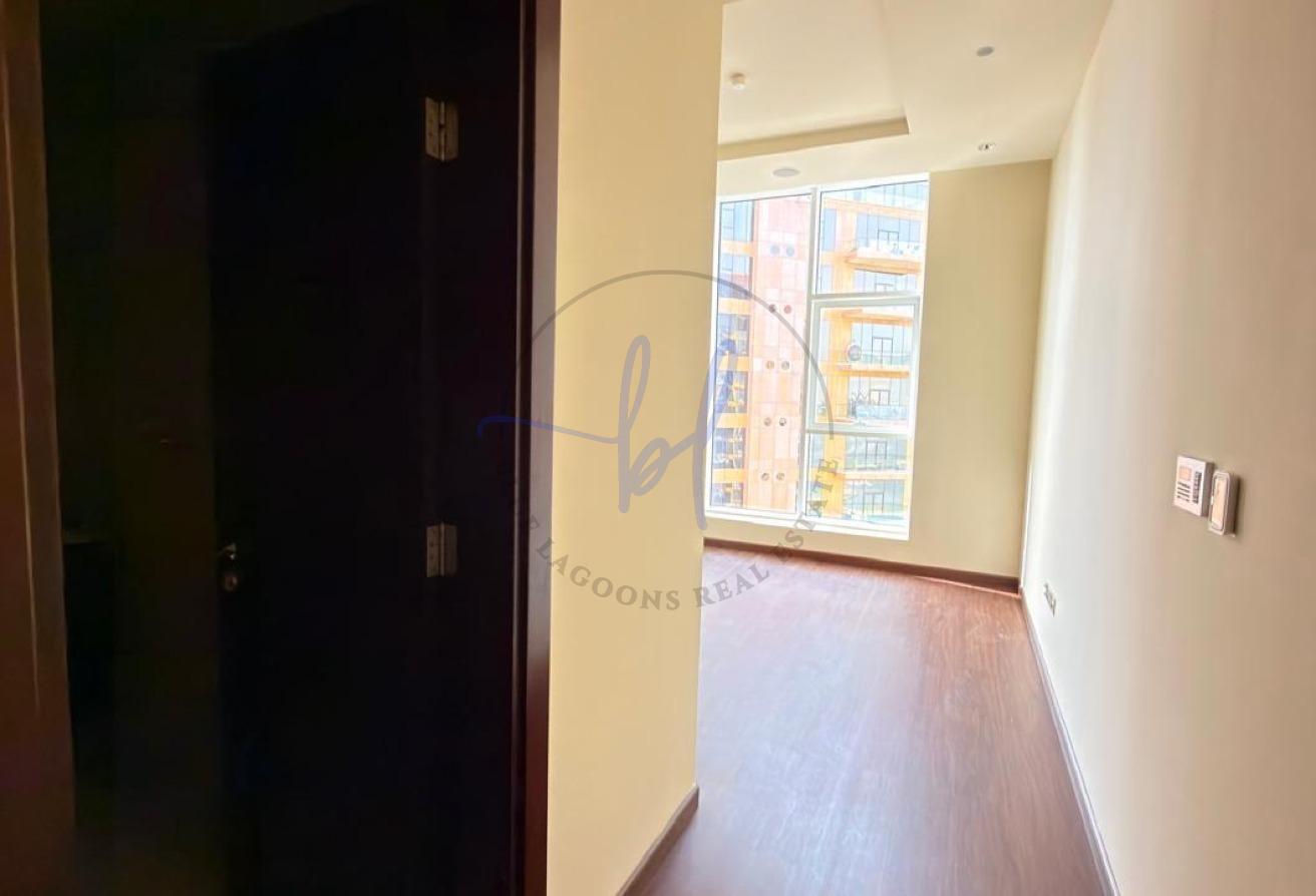 Spacious Layout 3 Bed | Road & Andaz Hotel View photo 11