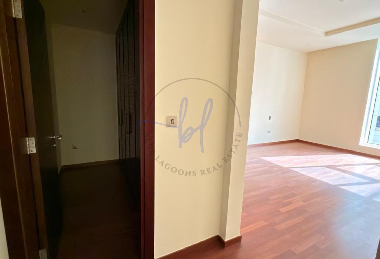Spacious Layout 3 Bed | Road & Andaz Hotel View photo 21