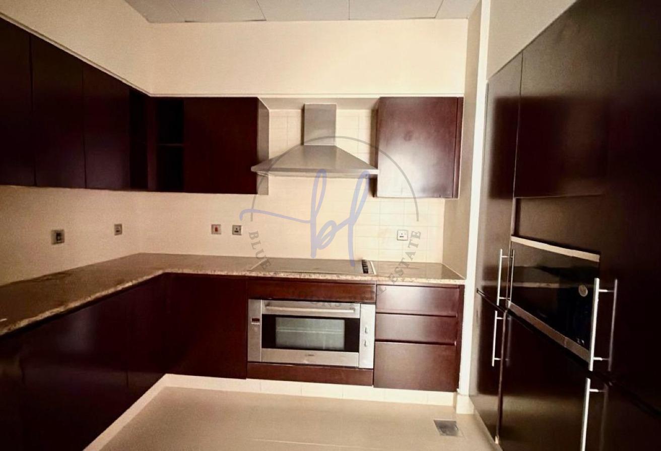 Spacious Layout 3 Bed | Road & Andaz Hotel View photo 20