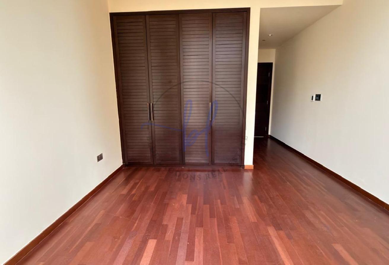 Spacious Layout 3 Bed | Road & Andaz Hotel View photo 10