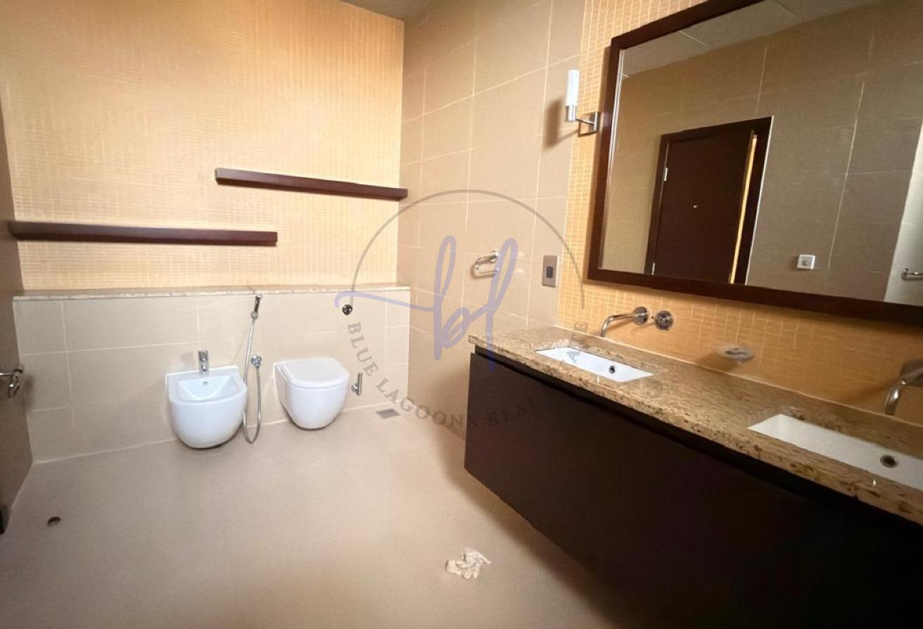 Spacious Layout 3 Bed | Road & Andaz Hotel View photo 24