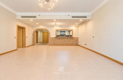 Apartment - 2 - 2 for rent in Al Anbara - Shoreline Apartments - Palm Jumeirah - Dubai