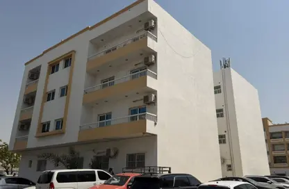 عمارة بالكامل للبيع في تجارية مويلح - الشارقة