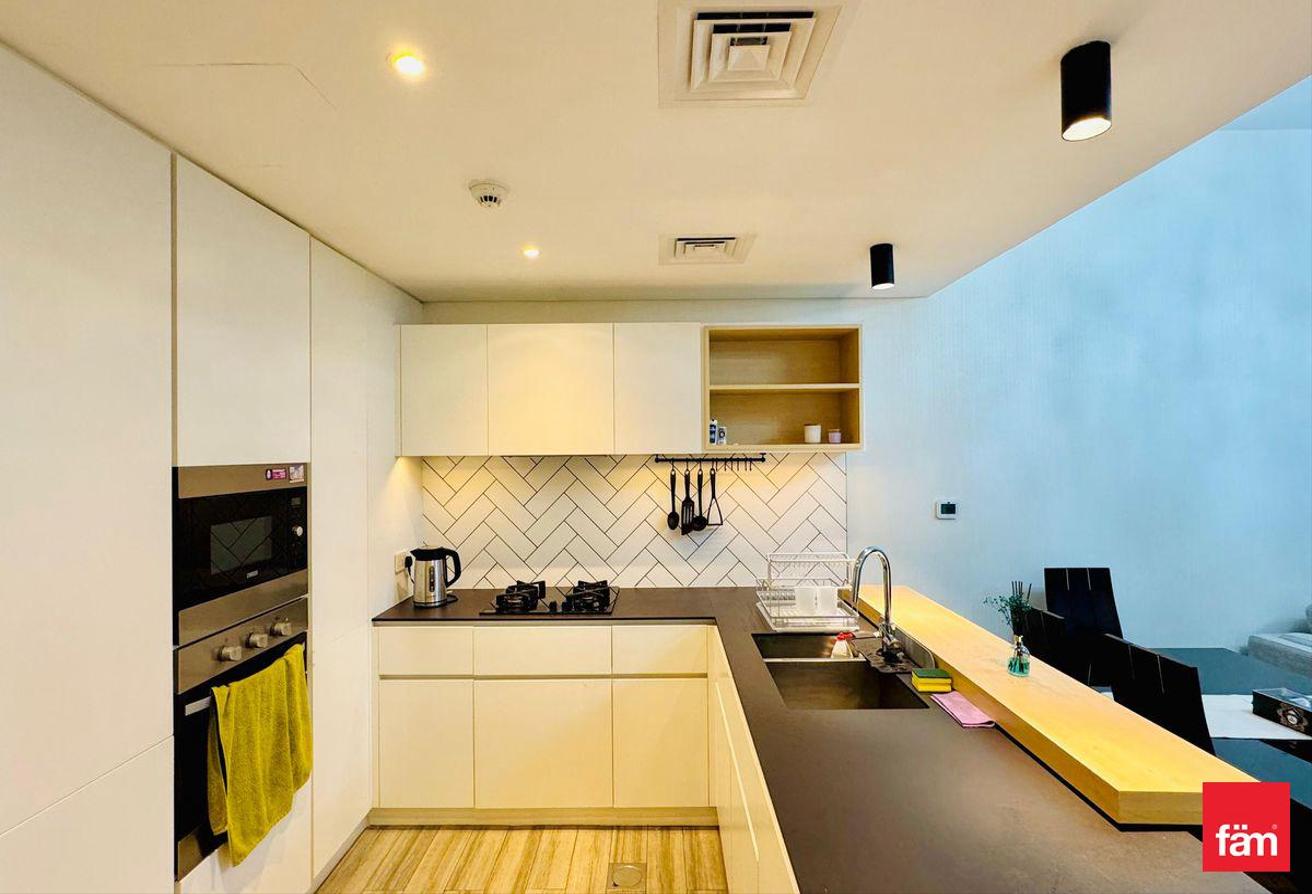 Fully Furnished Premium Building Ready To Move In photo 5