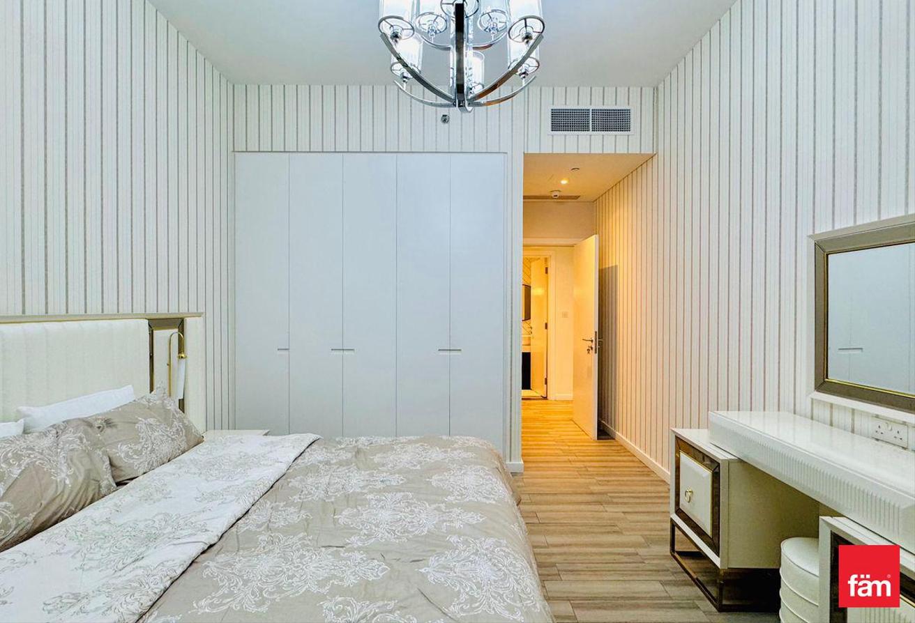 Fully Furnished Premium Building Ready To Move In photo 9