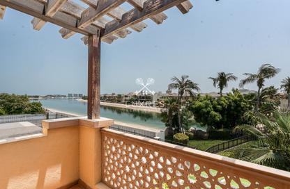 Villa - 4 Bedrooms - 5 Bathrooms for rent in Canal Cove Frond E - Canal Cove Villas - Palm Jumeirah - Dubai