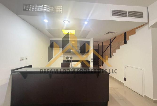 ARABIAN STYLE /   VACANT SOON  /   WELL MAINTAINED