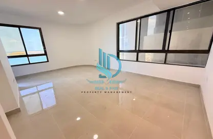 شقة - 3 غرف نوم - 2 حمامات للايجار في شارع الكورنيش - أبوظبي