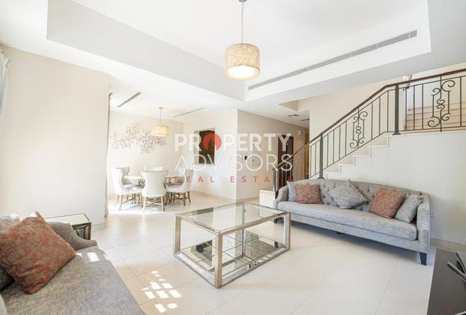 74251608 - Property Image 2