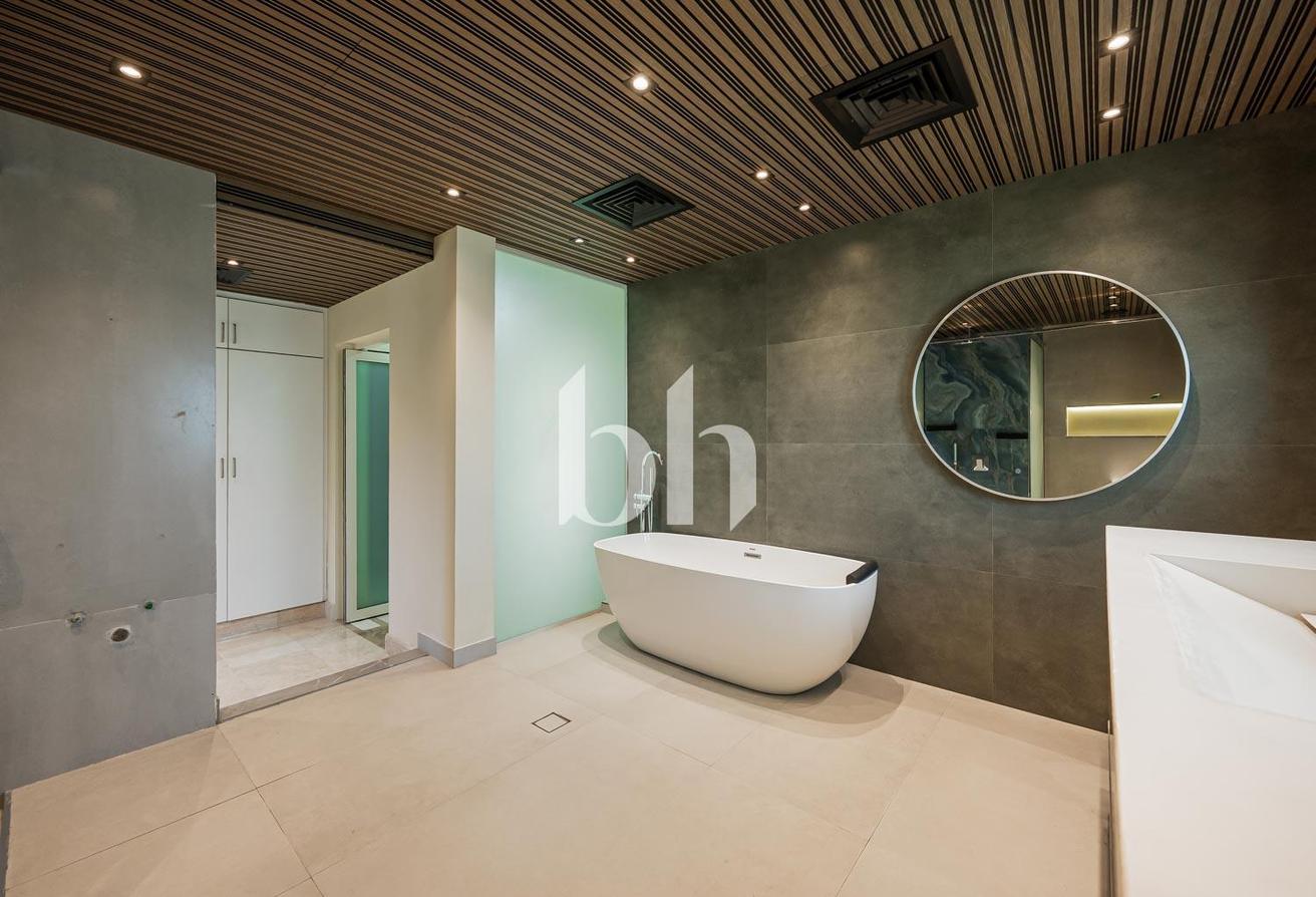 Upgraded & Extended | Lake View | E1 Hattan photo 18
