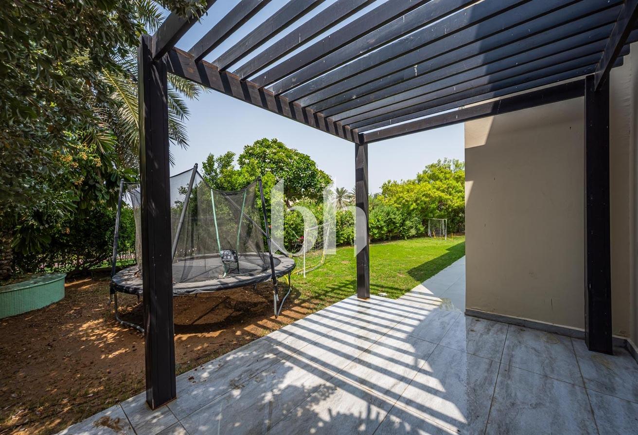 Upgraded & Extended | Lake View | E1 Hattan photo 23