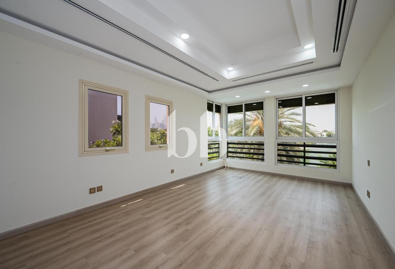 Upgraded & Extended | Lake View | E1 Hattan photo 10