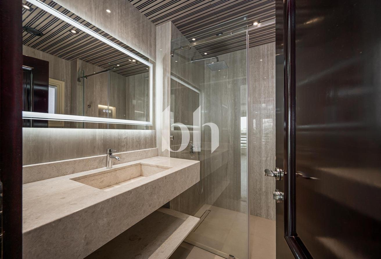 Upgraded & Extended | Lake View | E1 Hattan photo 11
