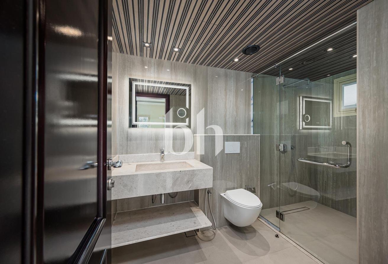 Upgraded & Extended | Lake View | E1 Hattan photo 8