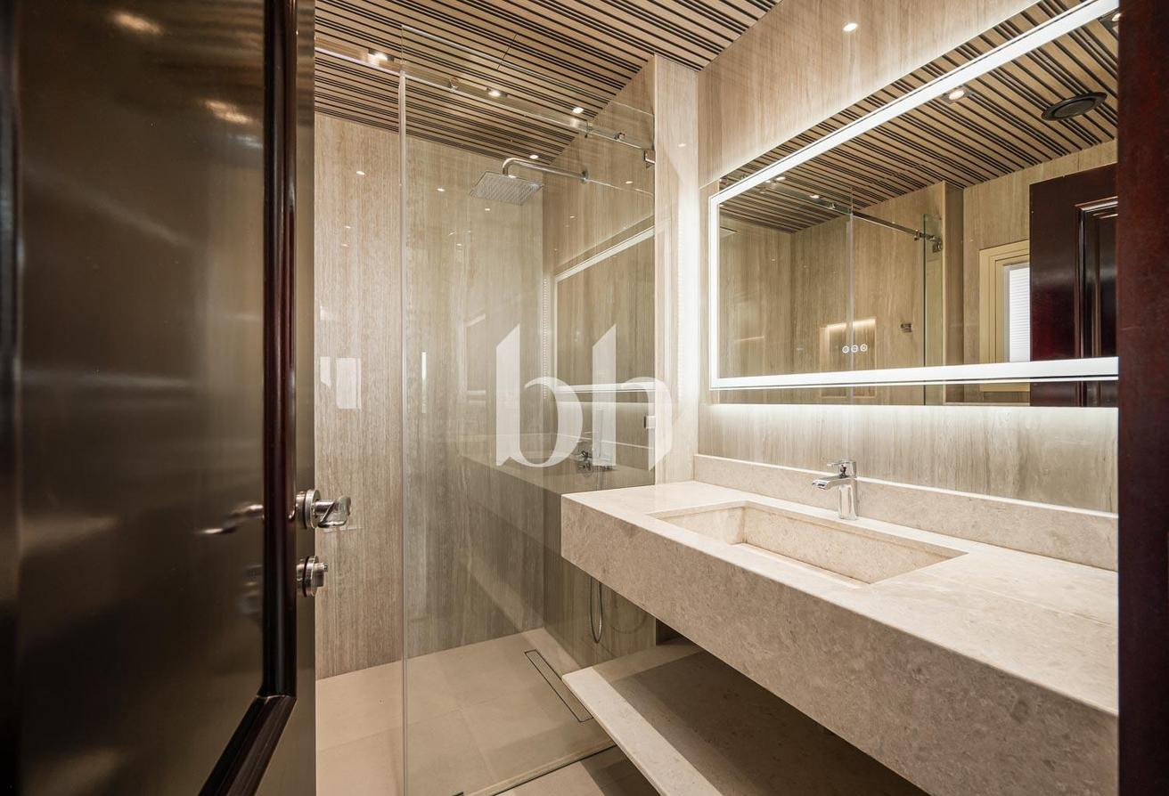 Upgraded & Extended | Lake View | E1 Hattan photo 13