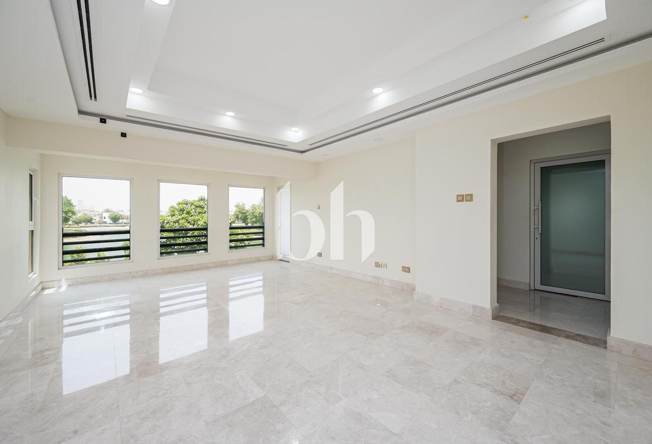 Upgraded & Extended | Lake View | E1 Hattan photo 16