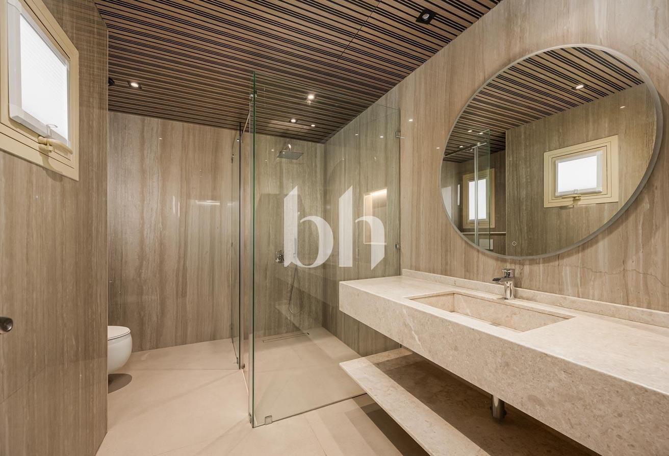 Upgraded & Extended | Lake View | E1 Hattan photo 15