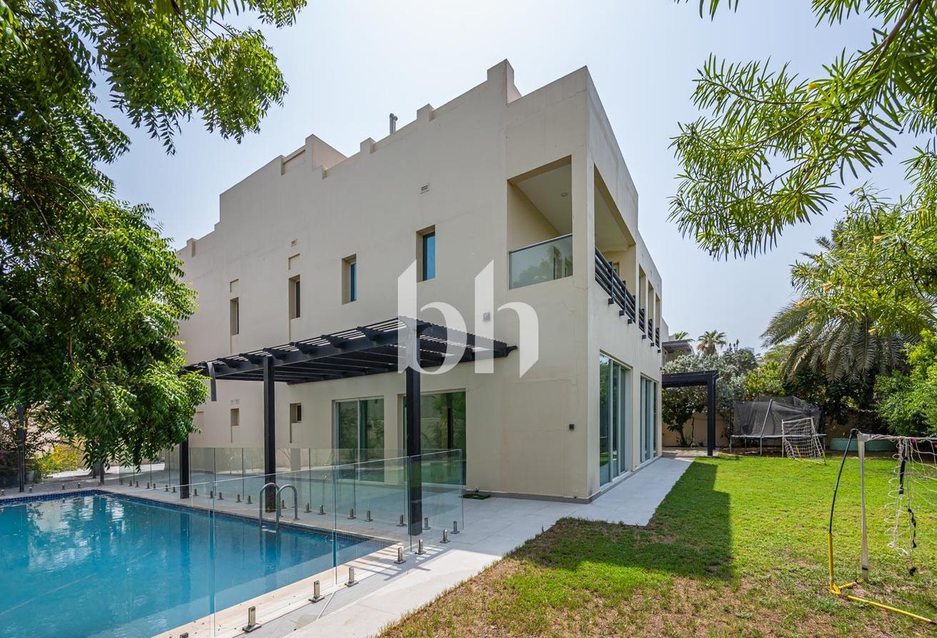 Upgraded & Extended | Lake View | E1 Hattan photo 25