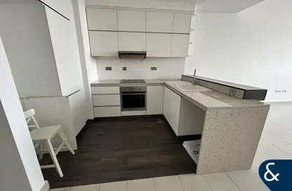 شقة - غرفة نوم - 2 حمامات للبيع في اويا رزيدنس‎ - موتور سيتي - دبي