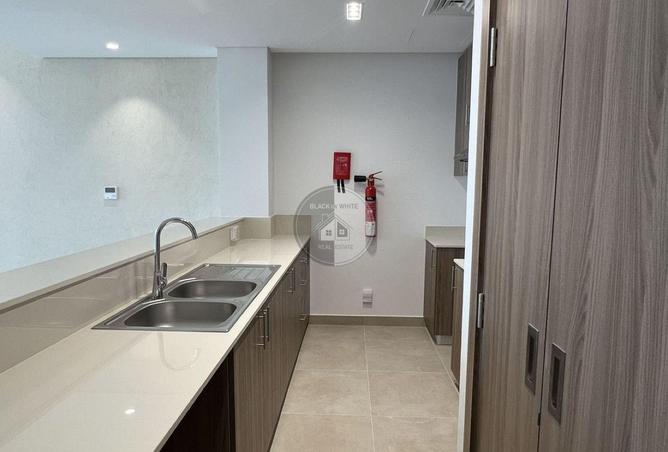 98243445 - Property Image 3