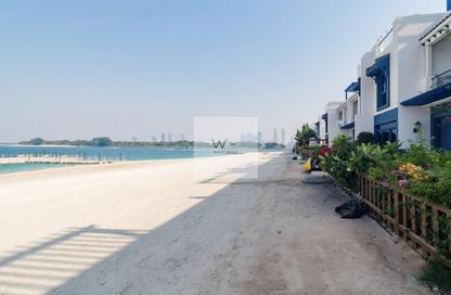 Villa - 5 Bedrooms - 6 Bathrooms for rent in Palma Residences - Palm Jumeirah - Dubai