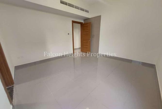 119748119 - Property Image 3