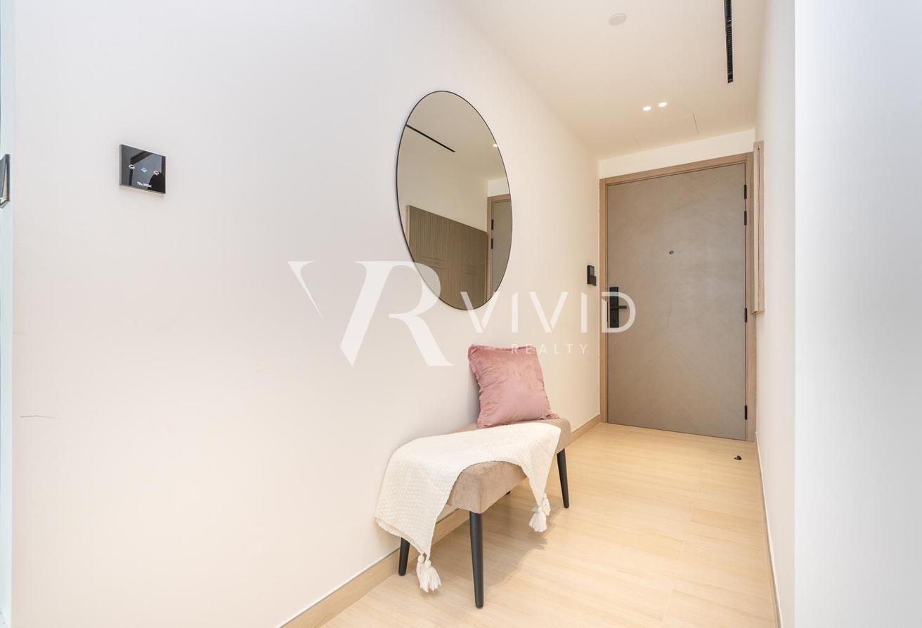 High Floor | Furnished | Modern 1 Bed photo 5