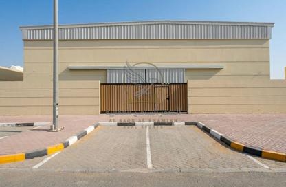 Warehouse - Studio - 7+ Bathrooms for rent in Al Jlail - Al Sajaa - Sharjah