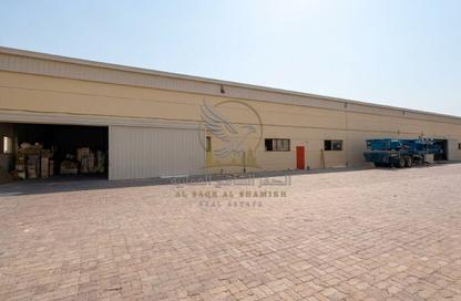 Warehouse - Studio - 7+ Bathrooms for rent in Al Jlail - Al Sajaa - Sharjah