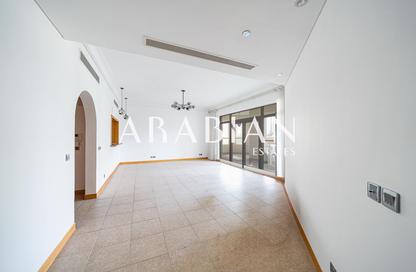 Apartment - 2 Bedrooms - 3 Bathrooms for sale in Jash Hamad - Shoreline Apartments - Palm Jumeirah - Dubai
