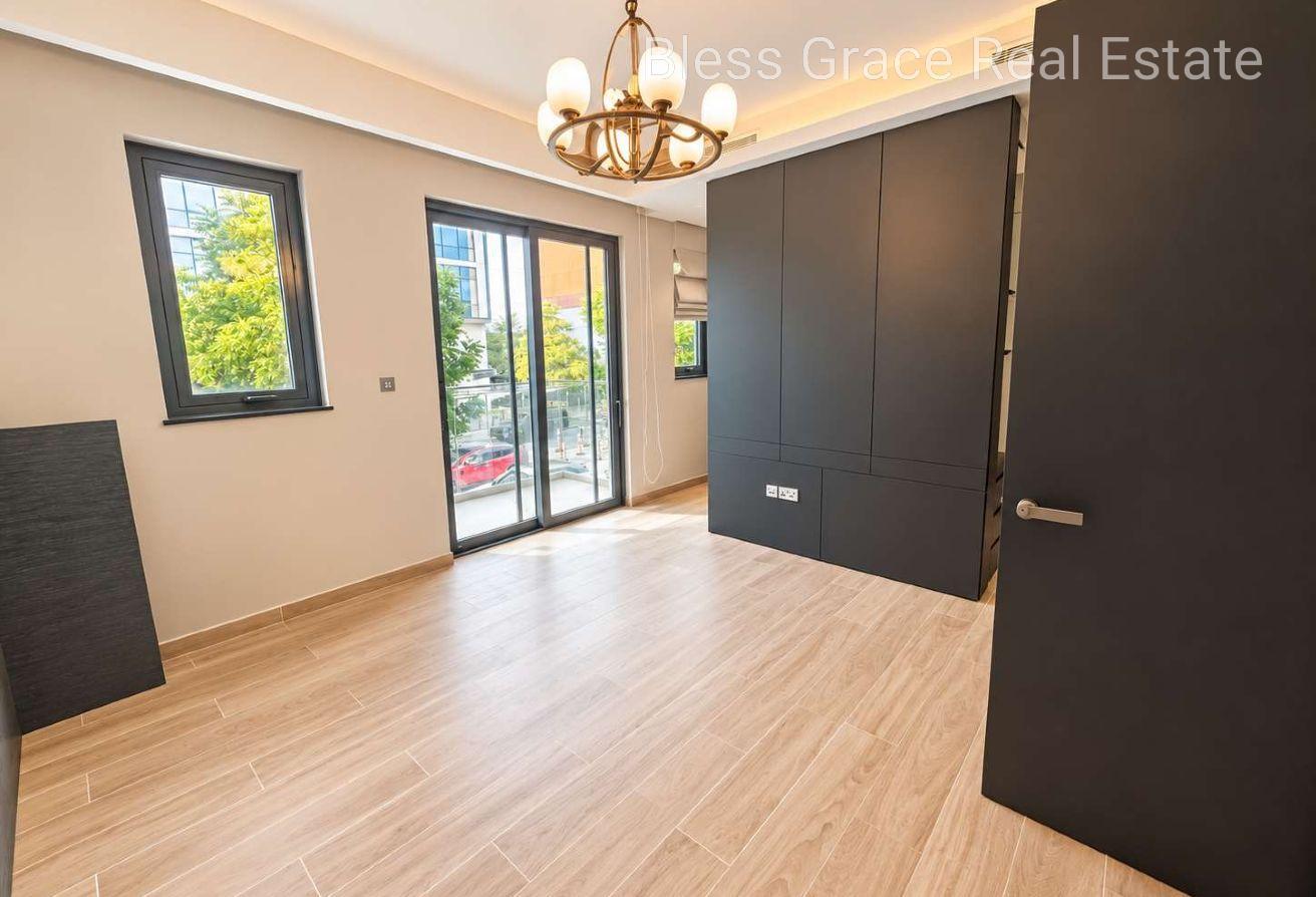 Corner Townhouse|Upgraded|next school|Best Quality photo 5
