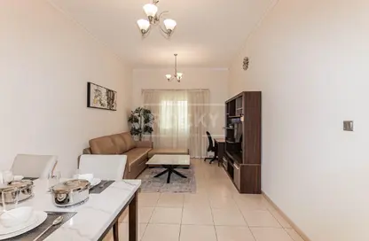 Apartment - 1 Bedroom - 1 Bathroom for sale in Mazaya 10A - Queue Point - Liwan - Dubai Land - Dubai