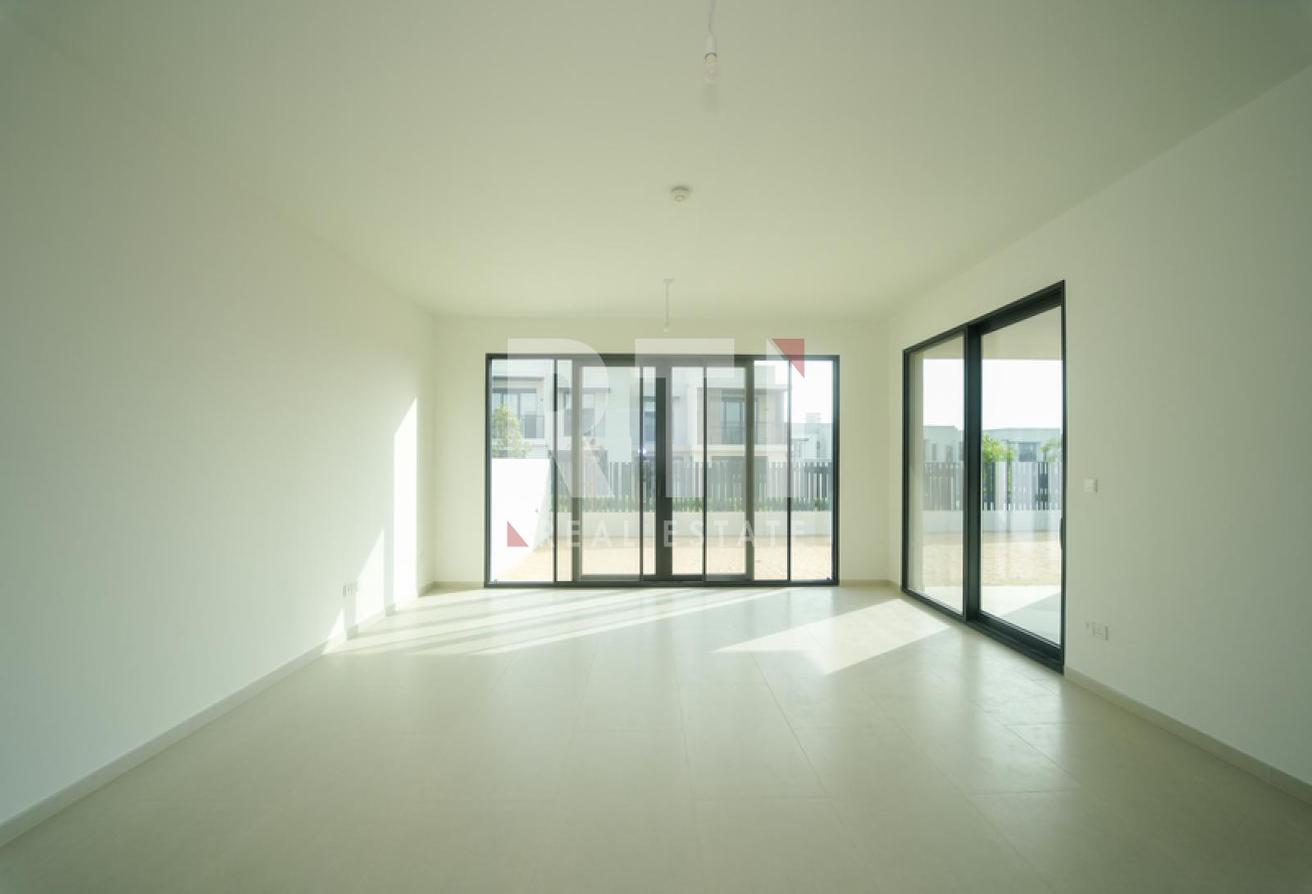 300K FOR 13 Months near to the pool photo 2