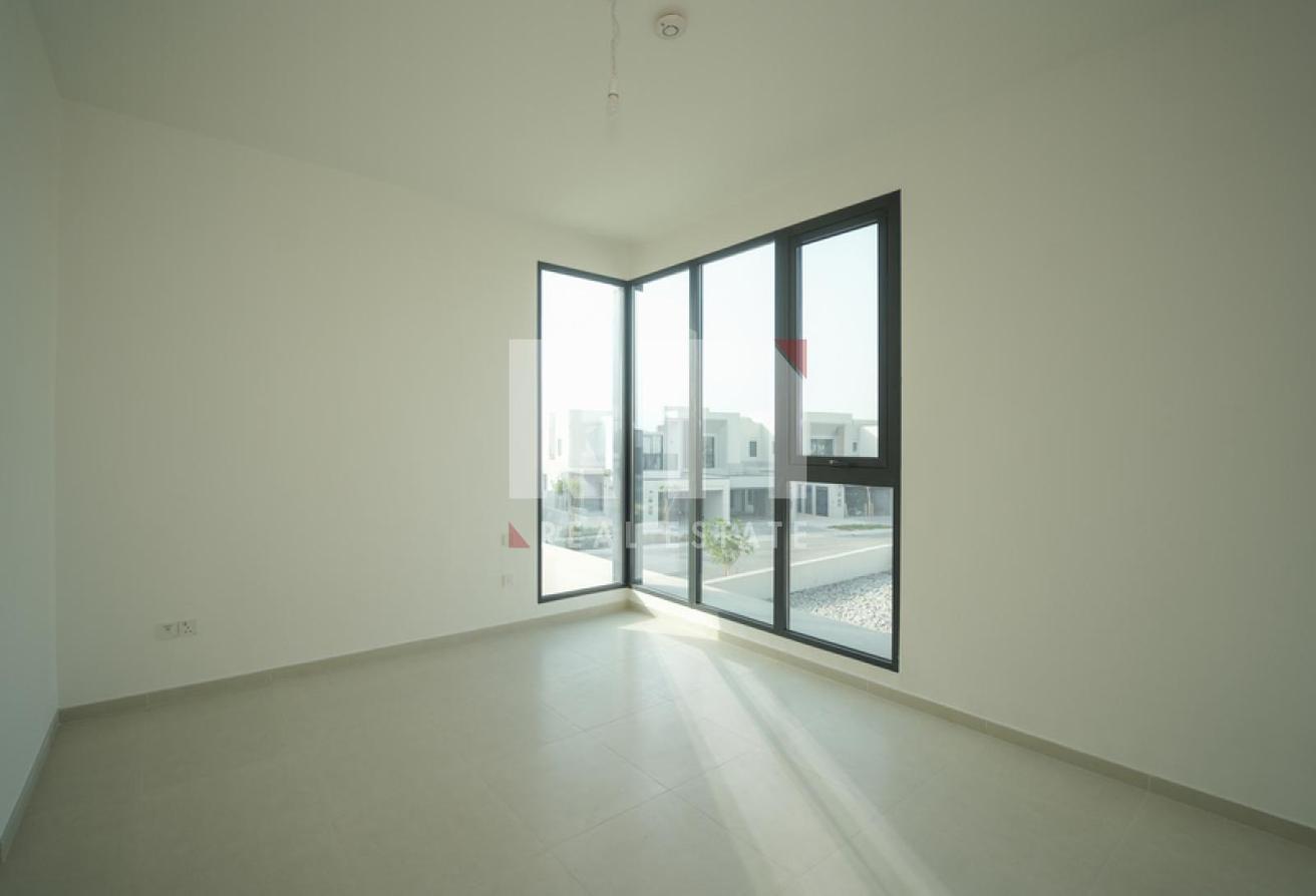 300K FOR 13 Months near to the pool photo 14