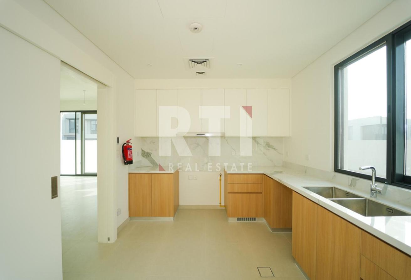 300K FOR 13 Months near to the pool photo 6