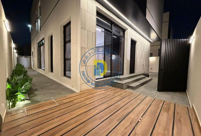 83211301 - Property Image 2