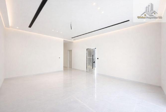 84475387 - Property Image 3