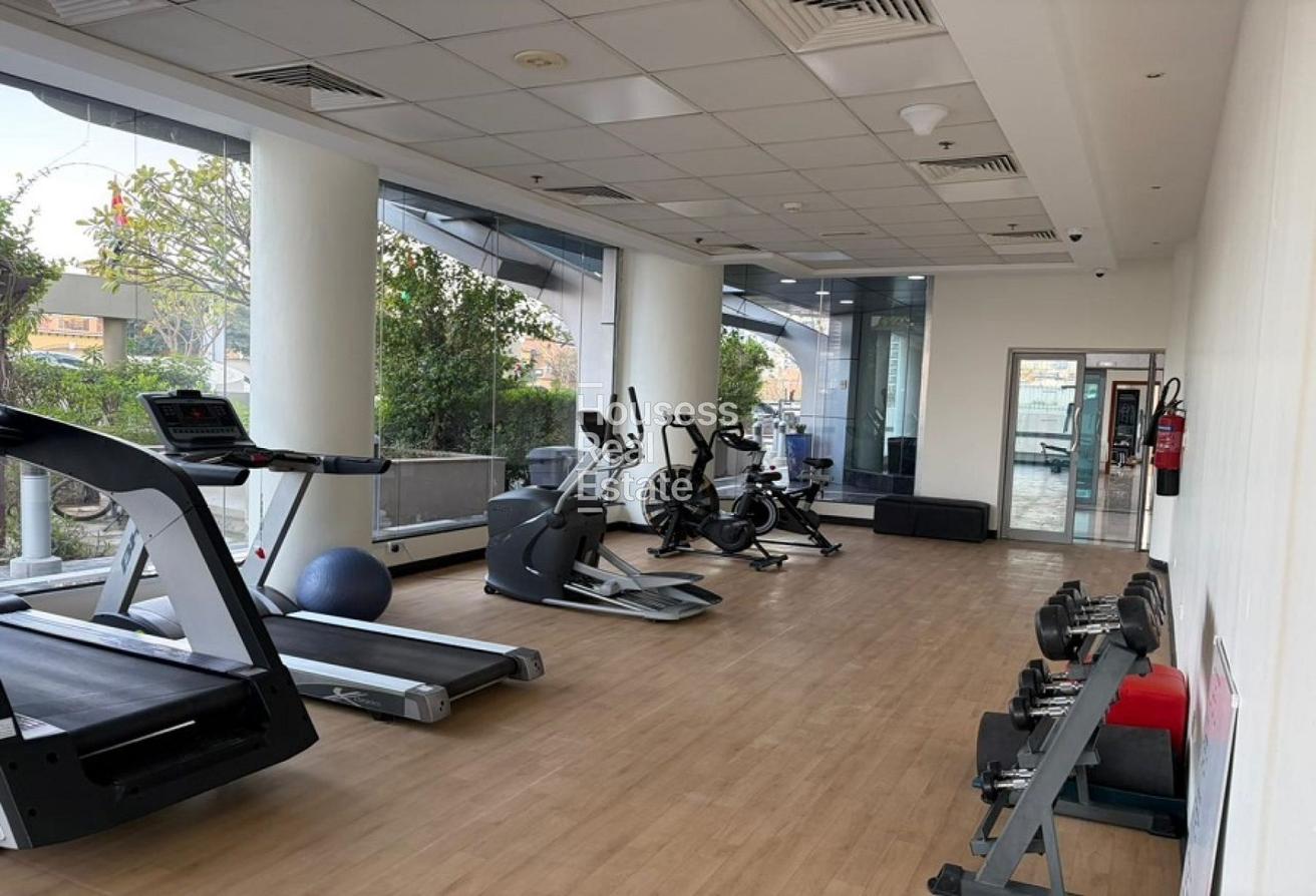 Spacious Studio | Well-Maintained | Flexible Cheques photo 9