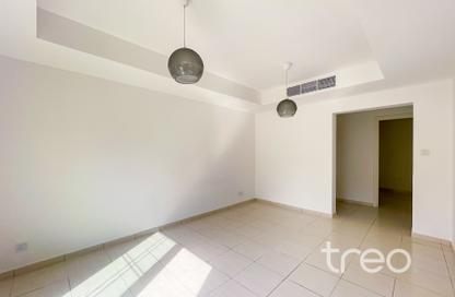 Villa - 2 Bedrooms - 3 Bathrooms for rent in Springs 8 - The Springs - Dubai Villa - 2 Bedrooms - 3 Bathrooms for rent in Springs 8 - The Springs - Dubai
