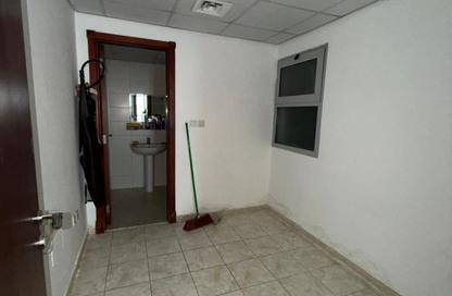 Apartment - 2 - 4 for rent in Al Dana Tower - Al Majaz 3 - Al Majaz - Sharjah