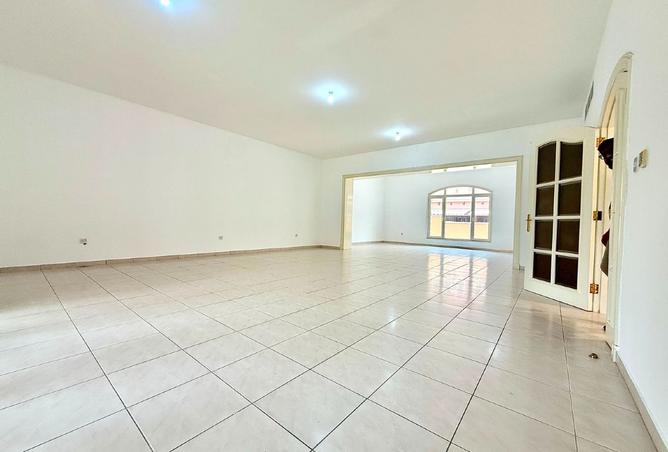 128352361 - Property Image 3