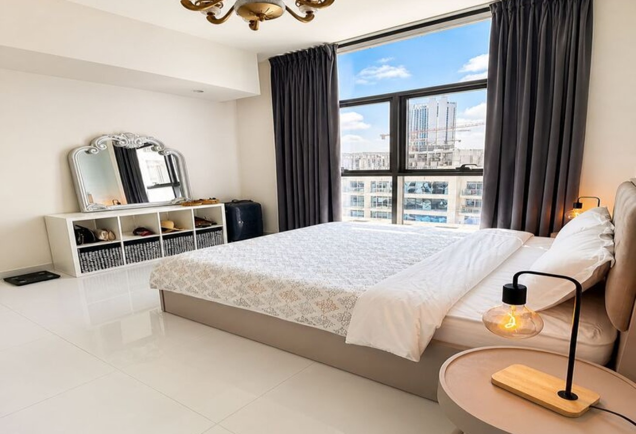 FULLY FURNISHED | RENT |PRIME LOCATION BY ELZ RES. gallery image