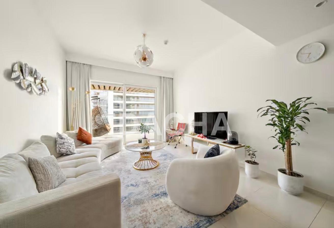 Fully Furnished | Palm Views | Vacant photo 6