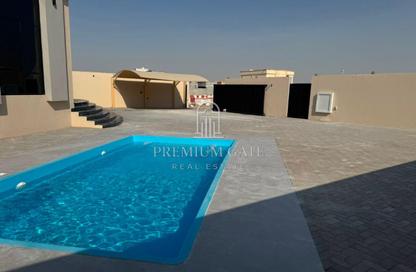 Villa - 4 Bedrooms - 5 Bathrooms for rent in Al Aweer 1 - Al Aweer - Dubai Villa - 4 Bedrooms - 5 Bathrooms for rent in Al Aweer 1 - Al Aweer - Dubai